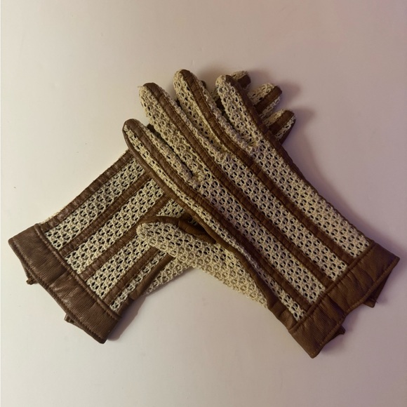 Authentic Vintage Crochet w/ Faux Leathertte Gloves in EUC - Picture 4 of 7